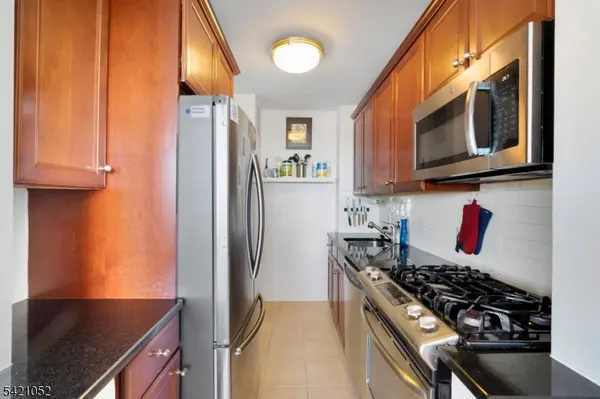 500 Central Ave #1014, Union City, NJ 07087