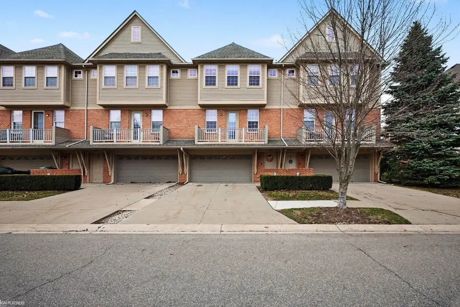 56659 Long Island DR, Shelby Twp, MI 48316