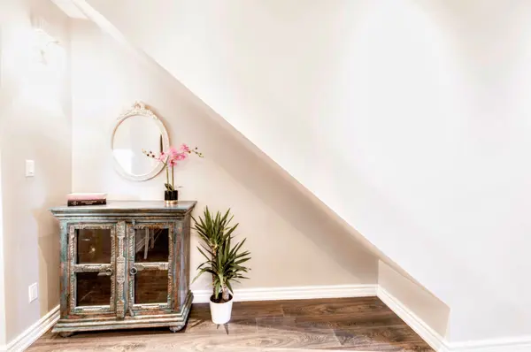 612 St Clarens AVE #Main, Toronto W02, ON M6H 3W9