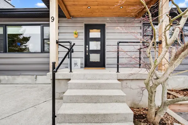 9 STORMONT AVE, Kingston, ON K7M 1N9