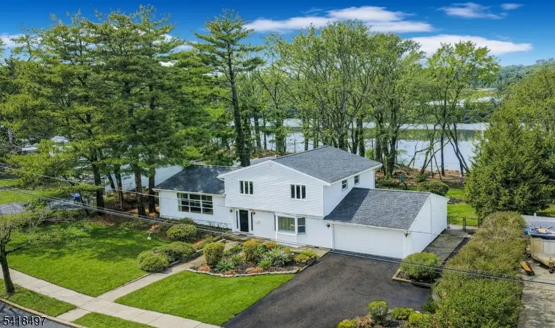 11 Agate Rd, East Brunswick Twp., NJ 08816