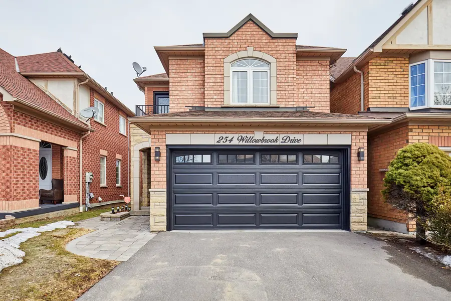 254 Willowbrook DR, Whitby, ON L1R 2Z1