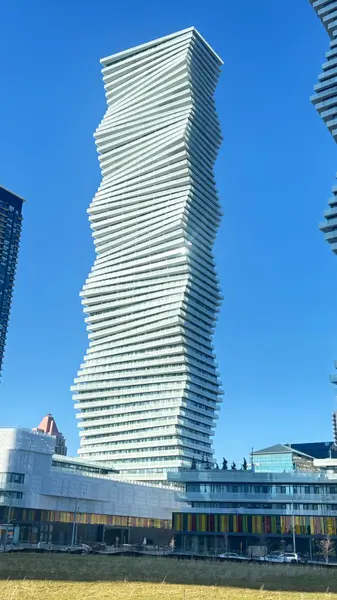 3900 Confederation Pkwy #1004, Mississauga, ON L5B 0M3