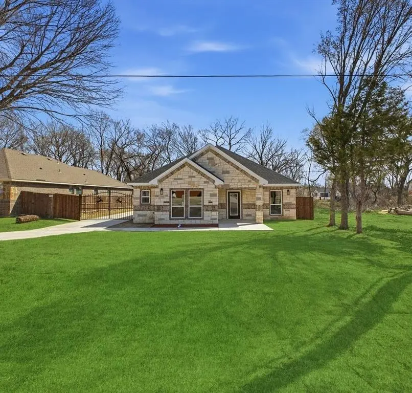 2222 Water Crest Lane, Glenn Heights, TX 75154