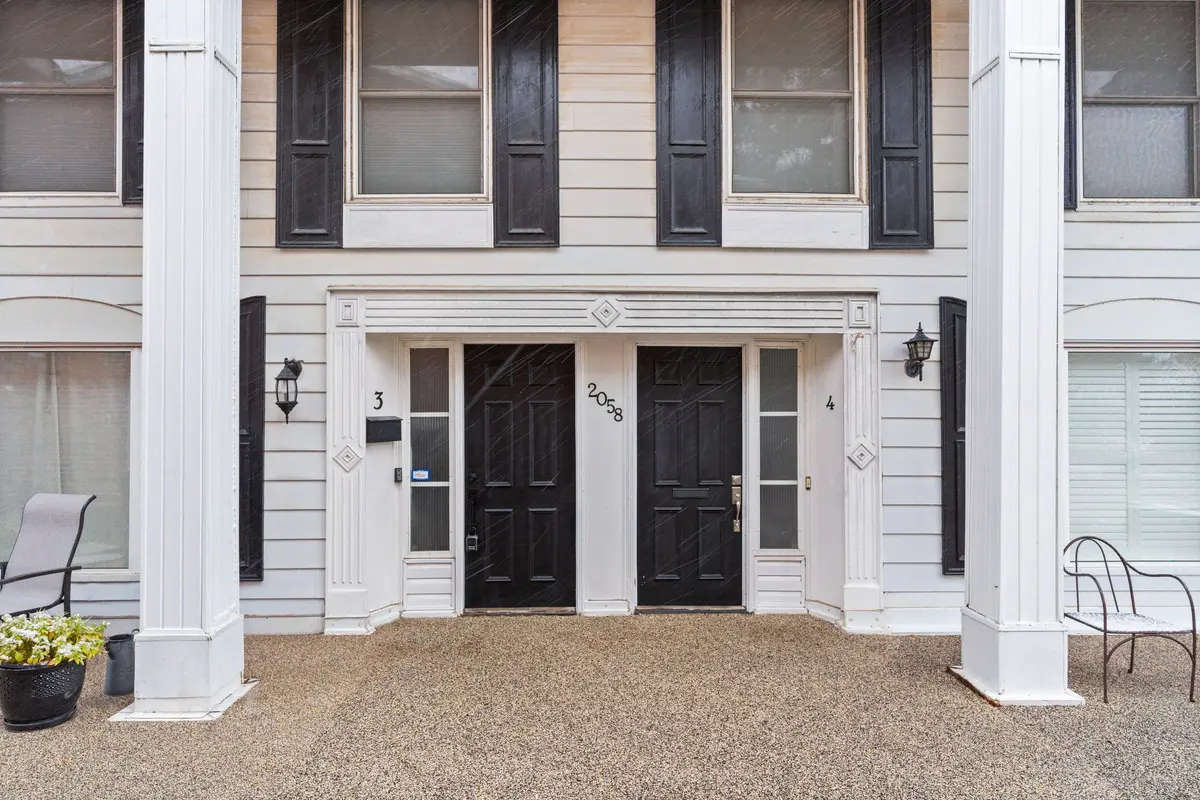 2058 Brant ST #3, Burlington, ON L7P 3A6