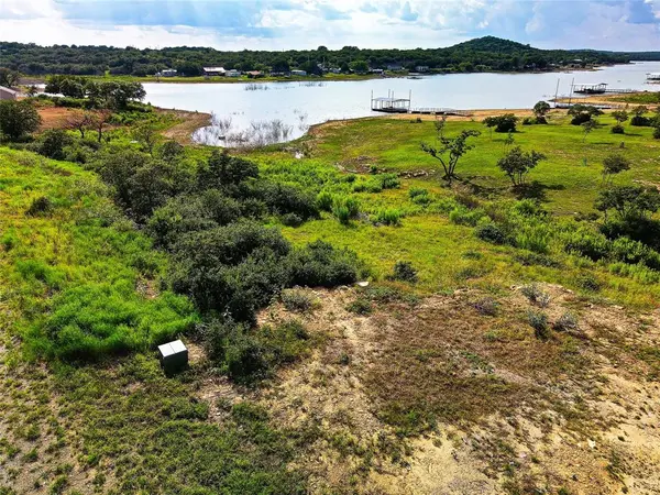 371 Hidden Shores Drive, Cisco, TX 76437