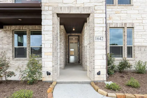 1642 Carlisle Drive, Cedar Hill, TX 75116