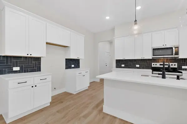 1011 Division Street, Greenville, TX 75401