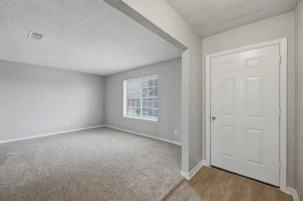 121 Hillside Lane, Desoto, TX 75115