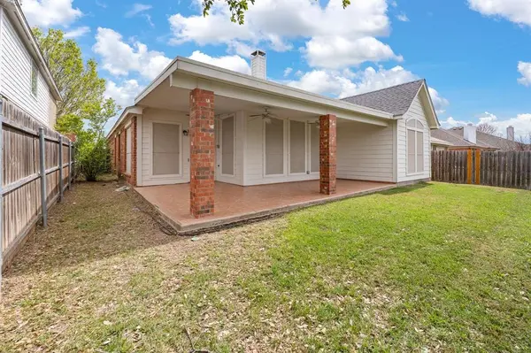 8512 Rock Creek Drive, Fort Worth, TX 76123