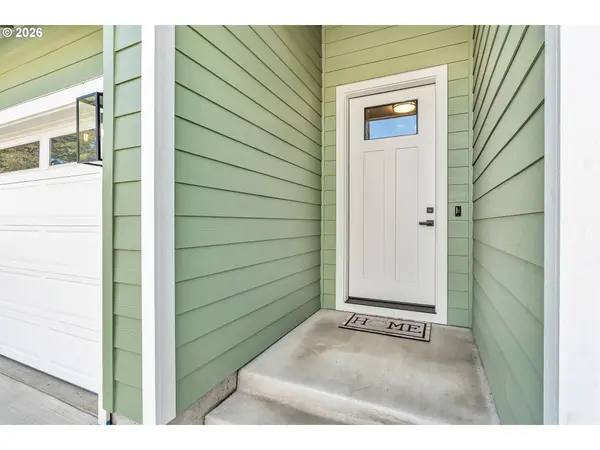 996 E RORK CT, Newberg, OR 97132