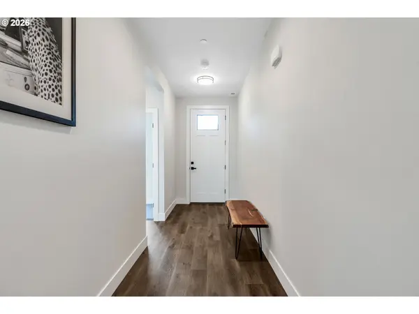 996 E RORK CT, Newberg, OR 97132