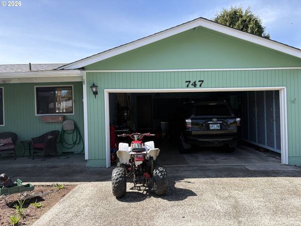 747 EVERGREEN LOOP, Reedsport, OR 97467