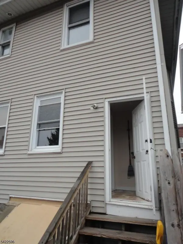 8 N Salem St, Dover Town, NJ 07801