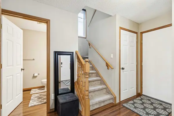 70 Tuscarora Close NW, Calgary, AB T3L 2E2