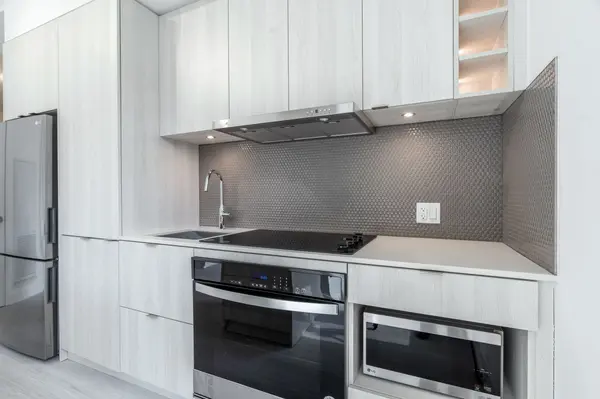 11 Yorkville AVE #513, Toronto C02, ON M4W 1L2