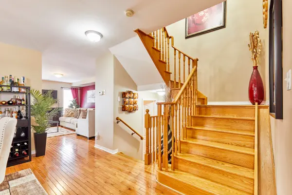 254 Willowbrook DR, Whitby, ON L1R 2Z1