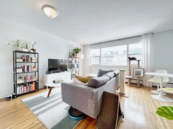 1658 Queen ST W #2nd Flr, Toronto W01, ON M6R 1B2