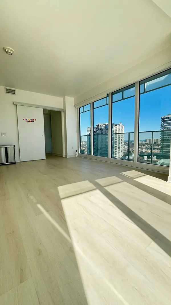 3900 Confederation Pkwy #1004, Mississauga, ON L5B 0M3