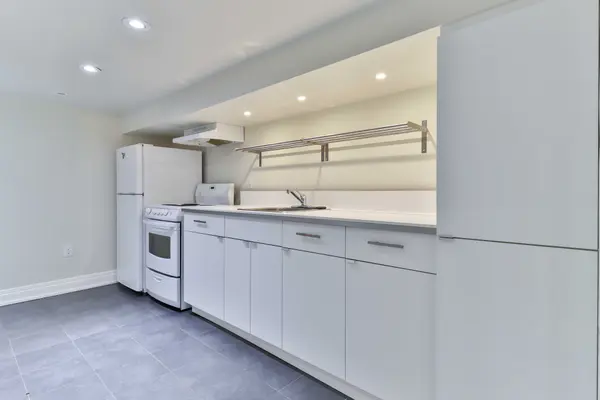 281 Symington AVE, Toronto W02, ON M6P 3W7