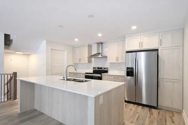 329 Voyageur PL, Russell, ON K0A 1W1