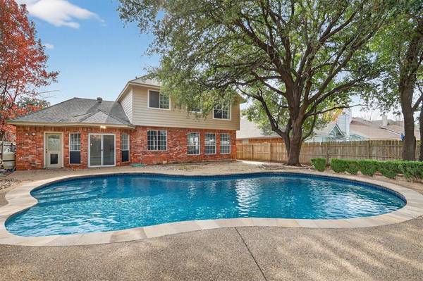 6114 Pinwood Circle, Arlington, TX 76001