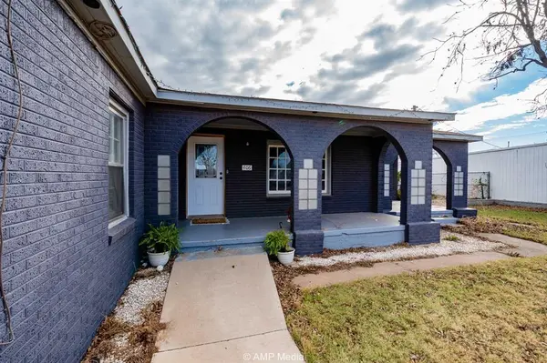 406 N Swenson Street, Stamford, TX 79553