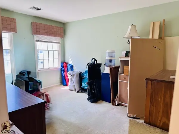 70 Boulder Run Rd, Paterson City, NJ 07501