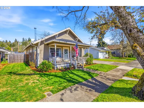 423 S 1ST ST, Silverton, OR 97381