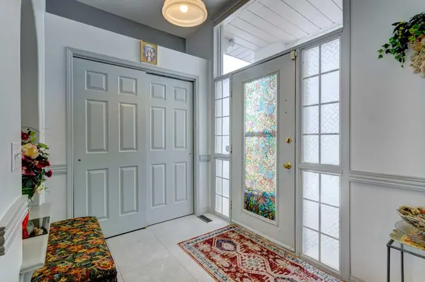 38 Millbank HL SW, Calgary, AB T2Y 2Y9