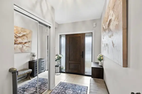 135 Professor Day DR, Bradford West Gwillimbury, ON L3Z 3B9