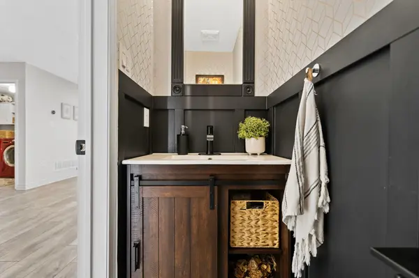 135 Professor Day DR, Bradford West Gwillimbury, ON L3Z 3B9