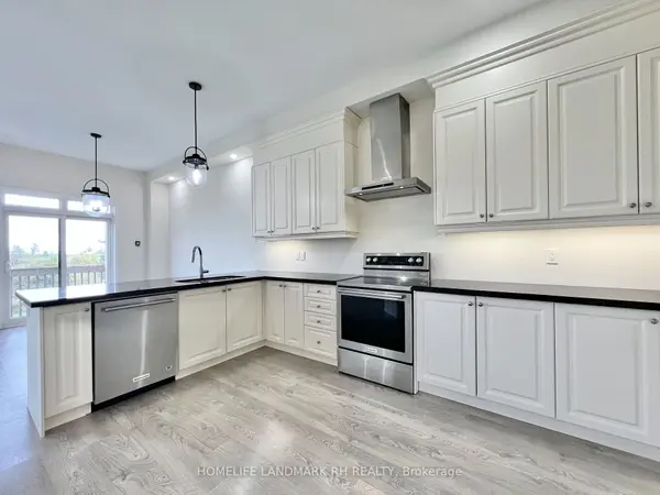 28 Elyse CT, Aurora, ON L4G 2C9