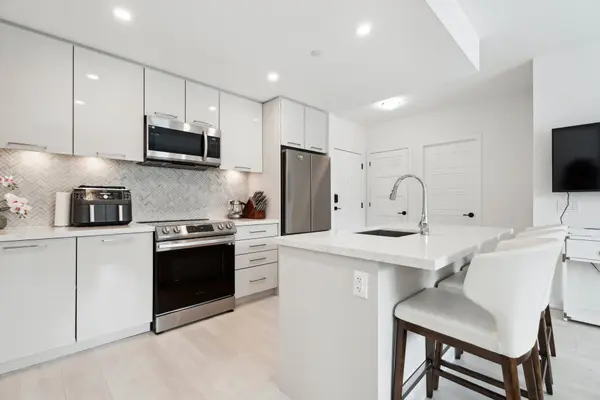 415 Sea Ray AVE #328, Innisfil, ON L9S 0R5