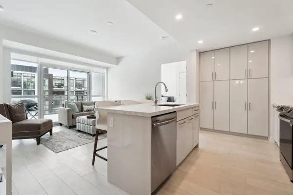 415 Sea Ray AVE #328, Innisfil, ON L9S 0R5