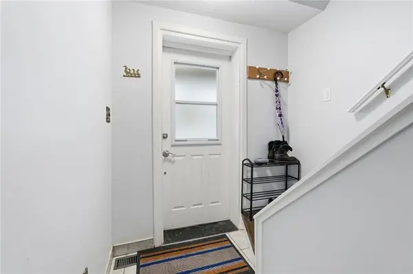 92 Gary AVE, Hamilton, ON L8S 1Y5