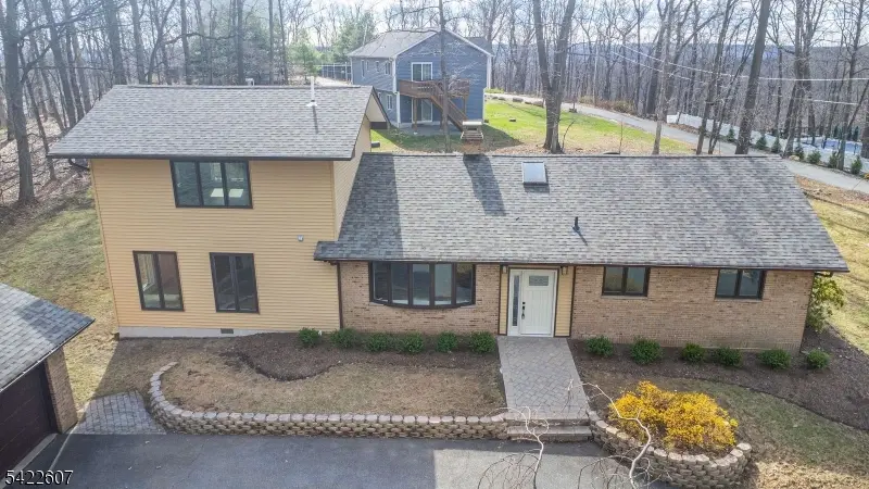 3 Maple Path, Mount Arlington Boro, NJ 07850