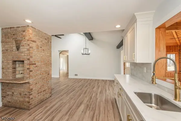 3 Maple Path, Mount Arlington Boro, NJ 07850