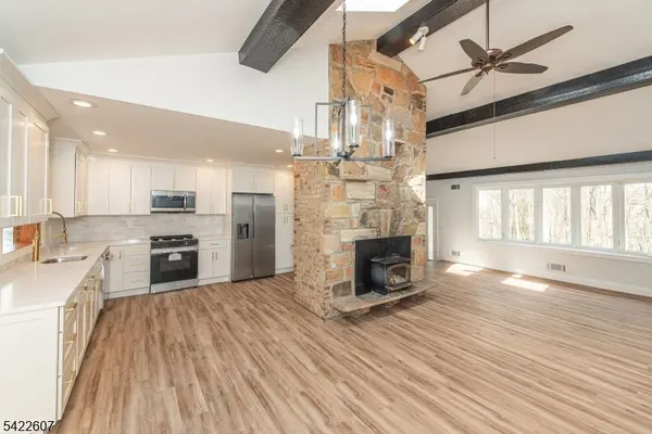 3 Maple Path, Mount Arlington Boro, NJ 07850