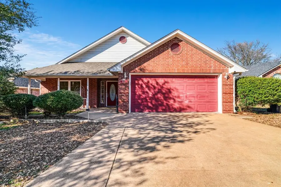 2705 Briarwood Drive, Paris, TX 75460