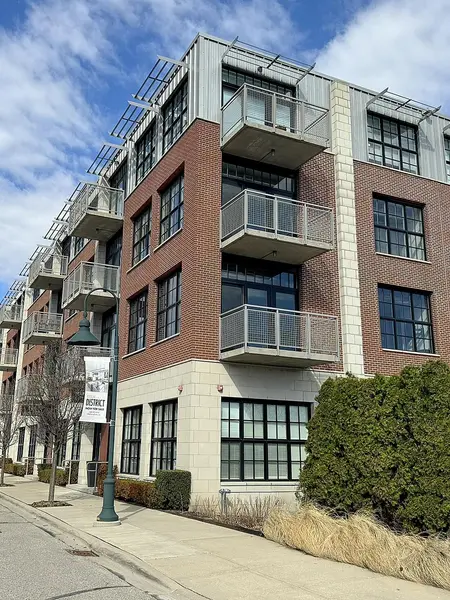 2051 Villa RD #302, Birmingham, MI 48009