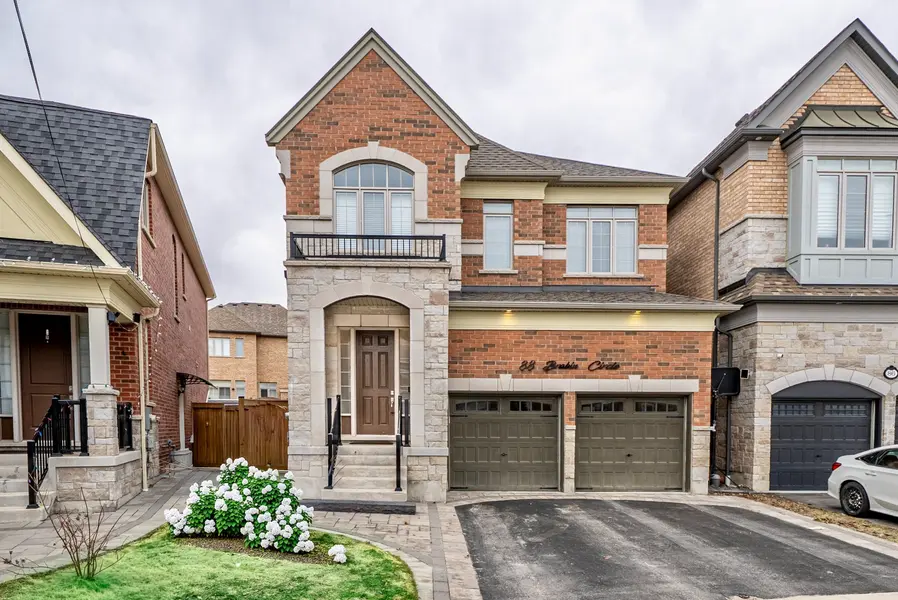 88 Brabin CIR, Whitby, ON L1P 0C1