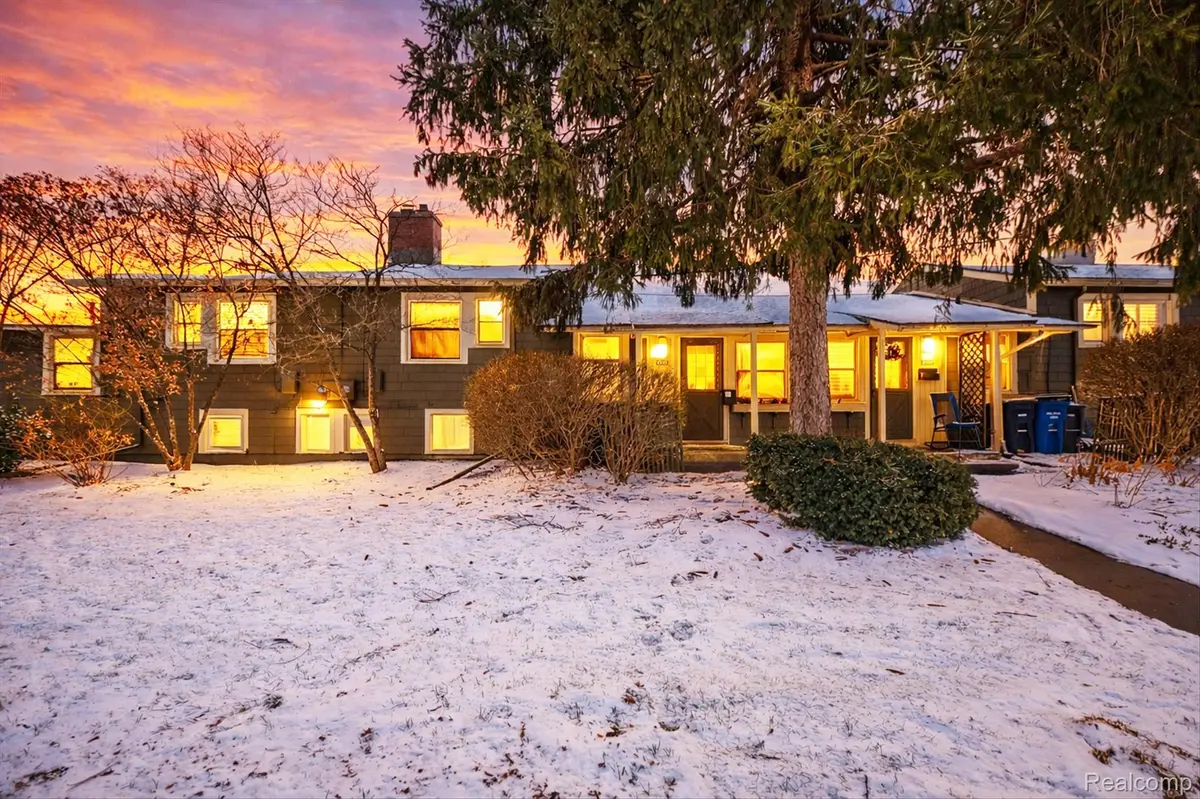 2327 Fernwood AVE, Ann Arbor, MI 48104