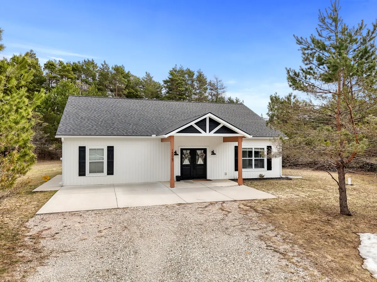 15067 Winding Creek DR, Springdale Twp, MI 49614
