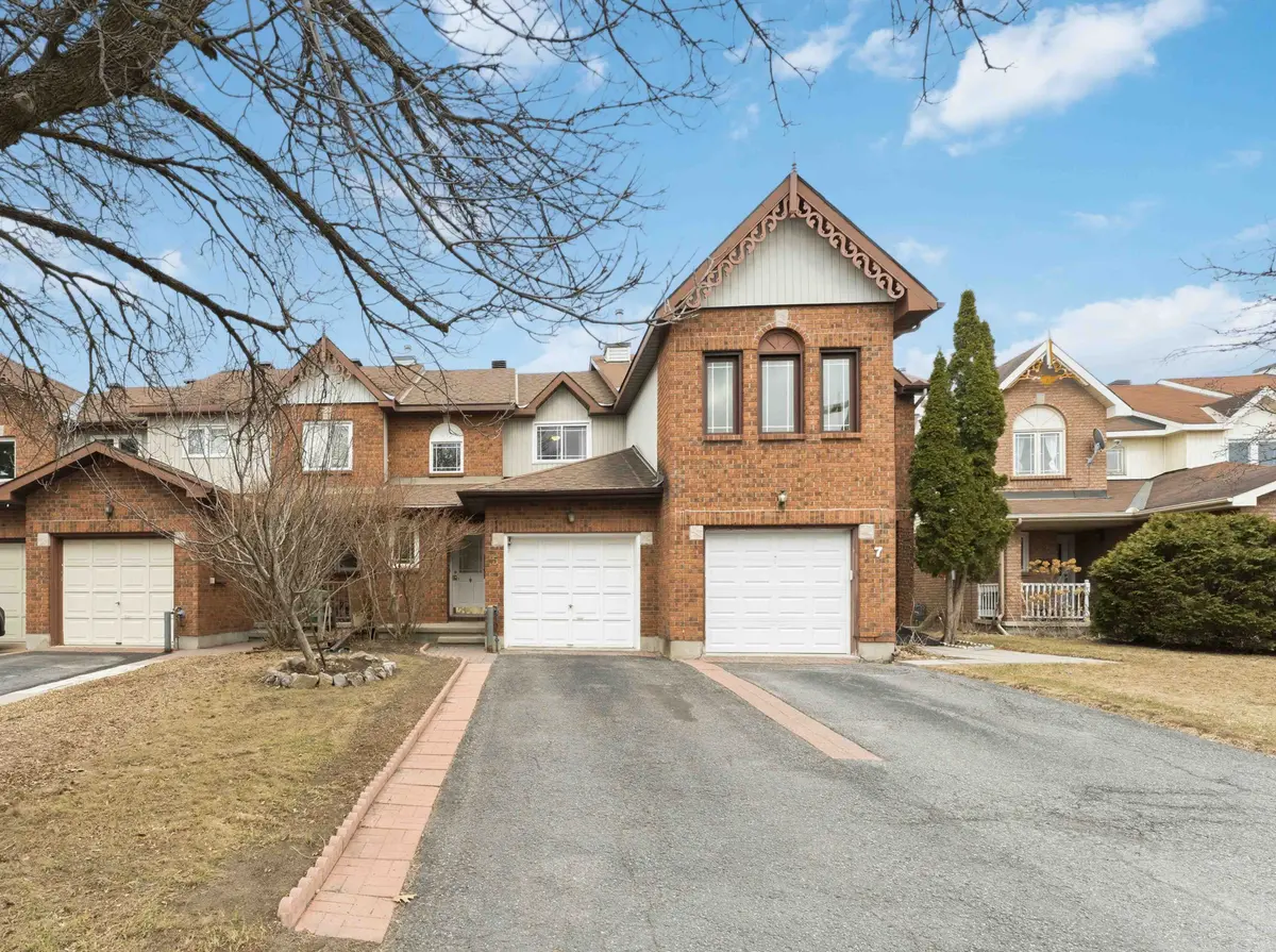 5 Harrington CT, Kanata, ON K2K 2S7