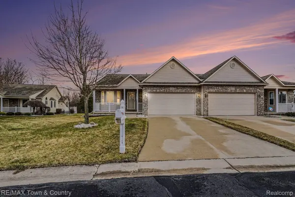 6462 Royal Club DR, Flint Charter Township, MI 48433