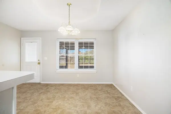 2705 Briarwood Drive, Paris, TX 75460