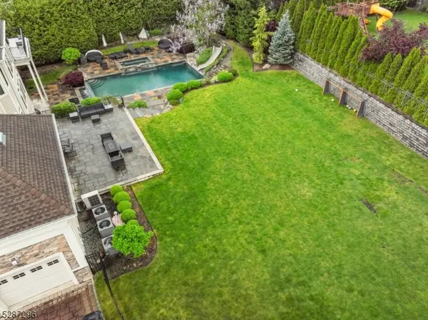 14 Michelle Ln, Livingston Twp., NJ 07039