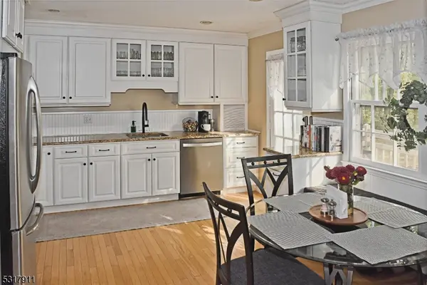 42 Melrose Dr, Chester Twp., NJ 07930