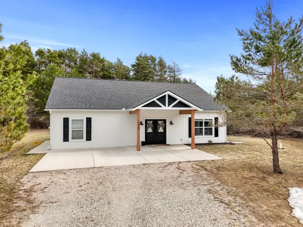 15067 Winding Creek DR, Springdale Twp, MI 49614